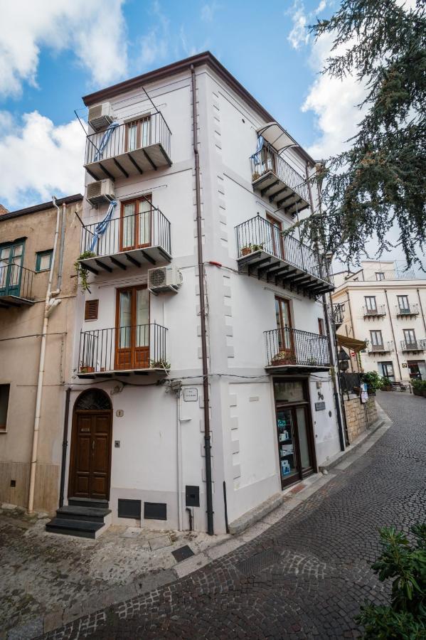 Casa Lucia Lejlighed Castelbuono  Eksteriør billede