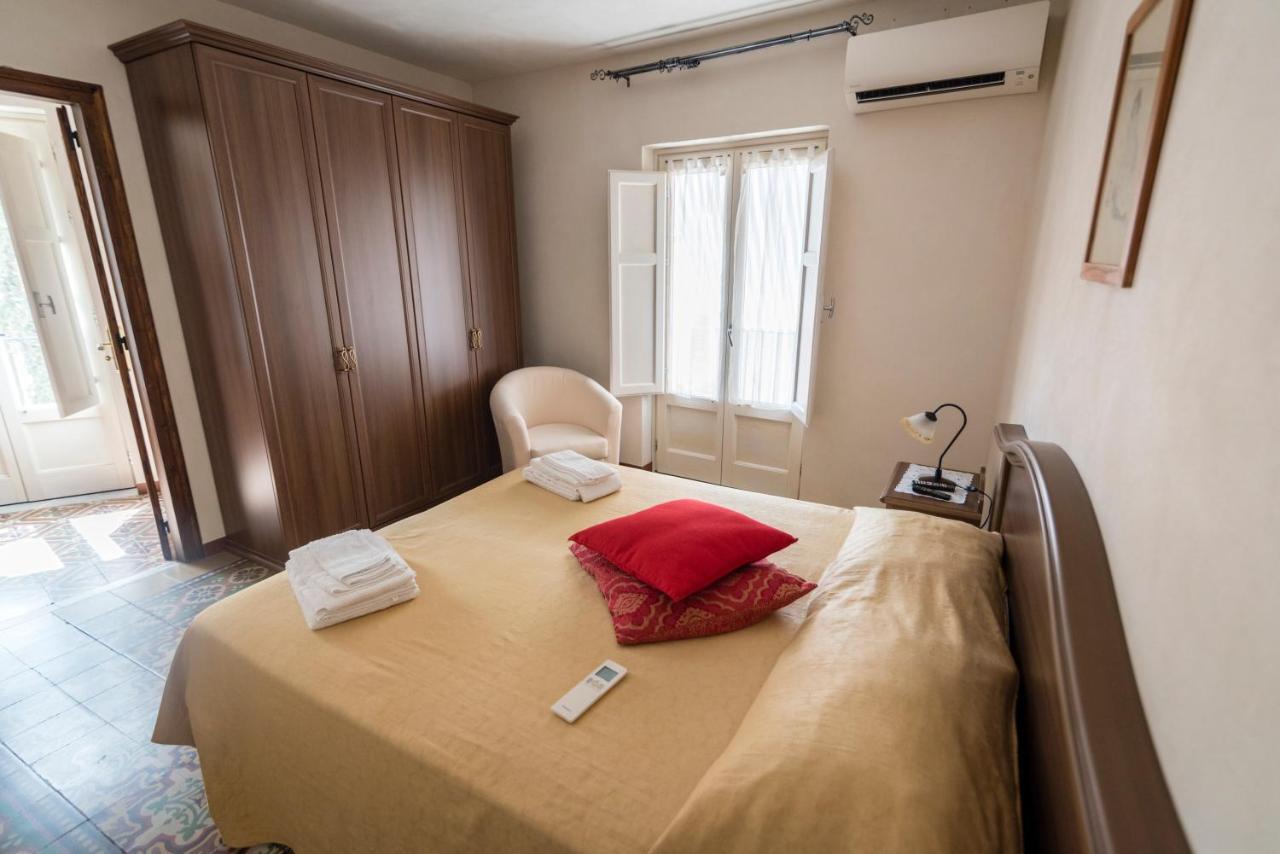 Casa Lucia Lejlighed Castelbuono  Eksteriør billede